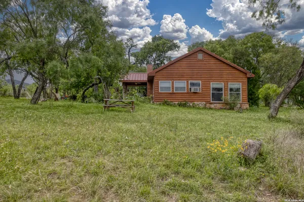 $795,000 | 607 Farm To Market 1050, Concan, TX 78838
