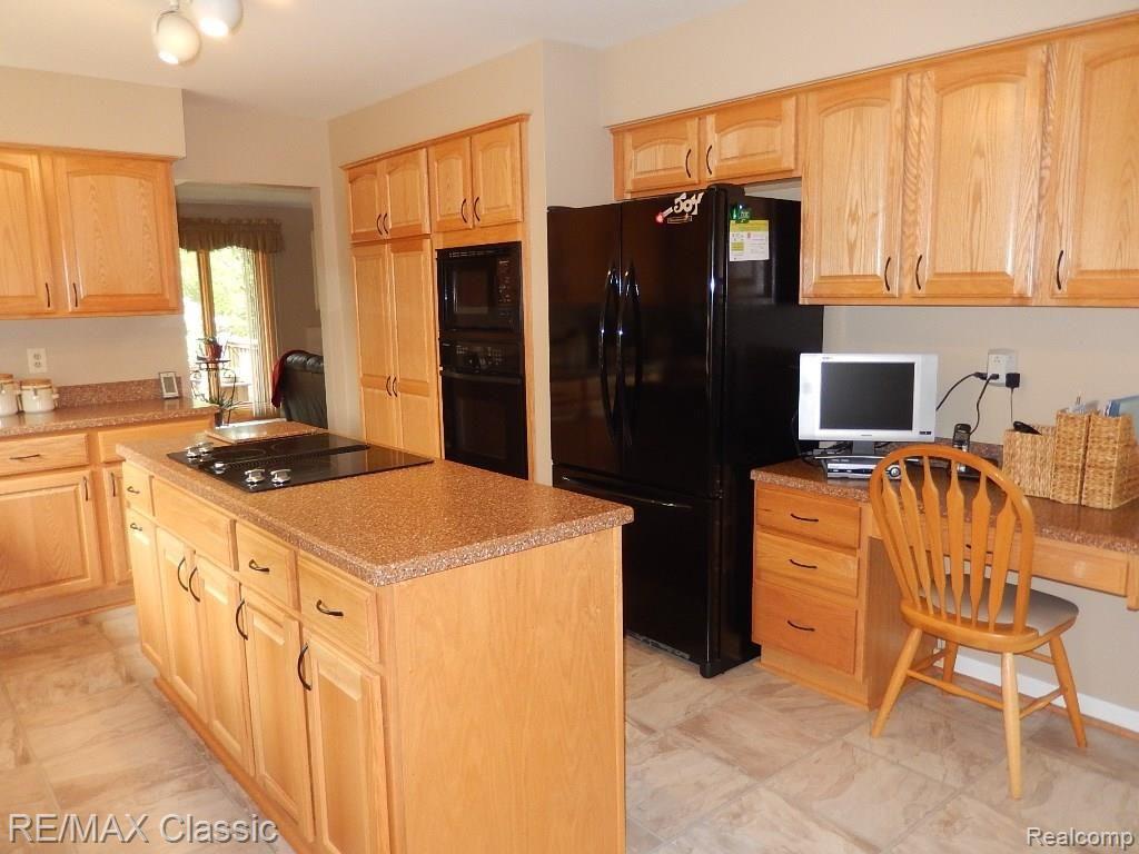36722 Valley Ridge Drive Farmington Hills, MI 48331 - Photo 10 of 33