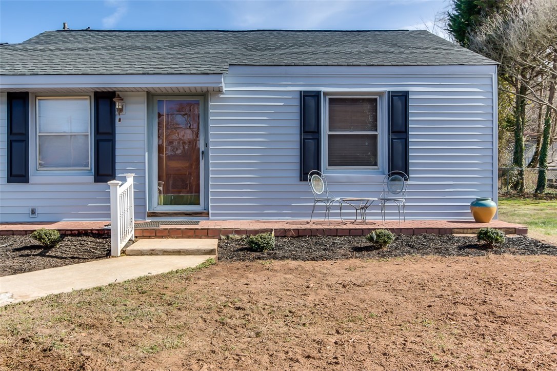 411 South Elm Street Pendleton, SC 29670 - Photo 4 of 40