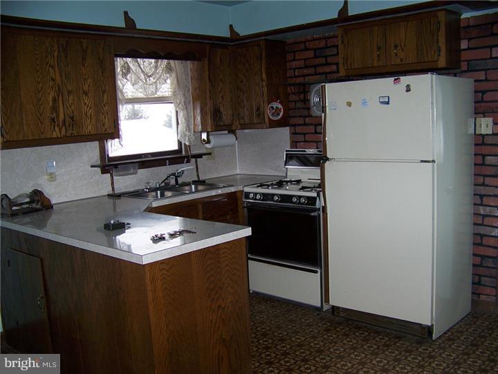 2110 North Pleasantview Road Pottstown, PA 19464 - Photo 4 of 12 Gallery Image 4