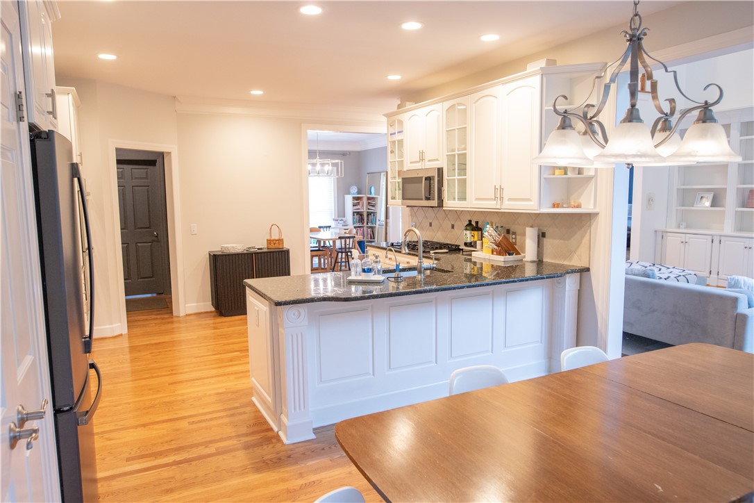 52 Meadow Cove Road Pittsford, NY 14534 - Photo 13 of 49