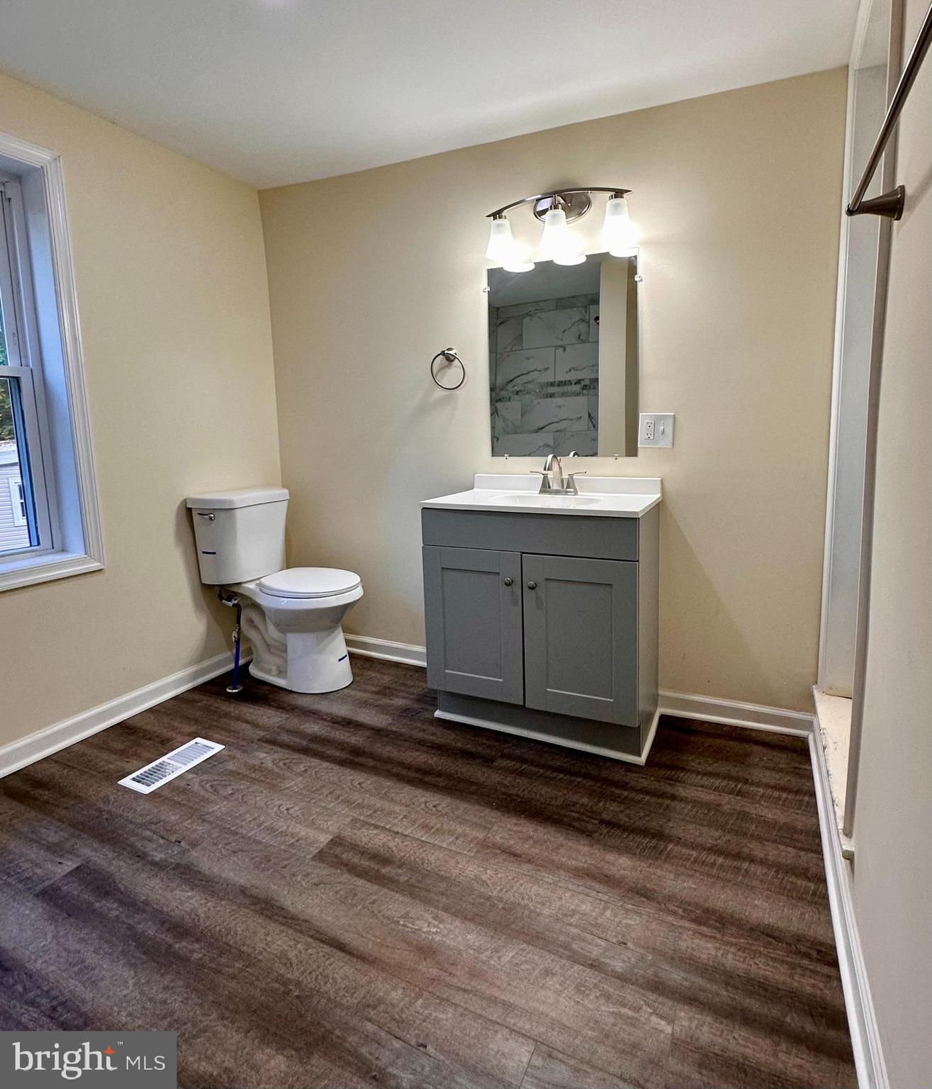 1580 Pines Road Etters, PA 17319 - Photo 19 of 37 2nd Floor Bathroom