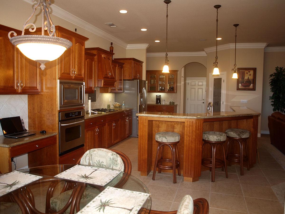 2758 Loggerhead Way Redding, CA 96002 - Photo 13 of 27 Spacious Kitchen