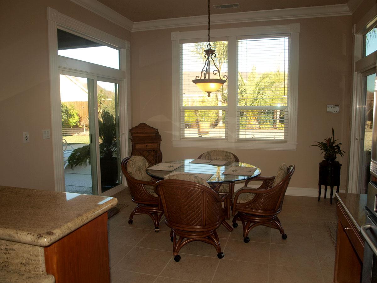2758 Loggerhead Way Redding, CA 96002 - Photo 25 of 27 Nook
