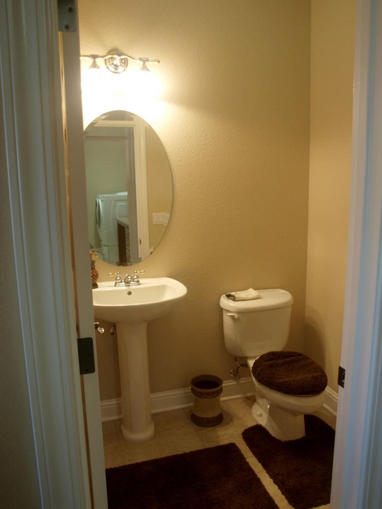 2758 Loggerhead Way Redding, CA 96002 - Photo 26 of 27 Half Bath