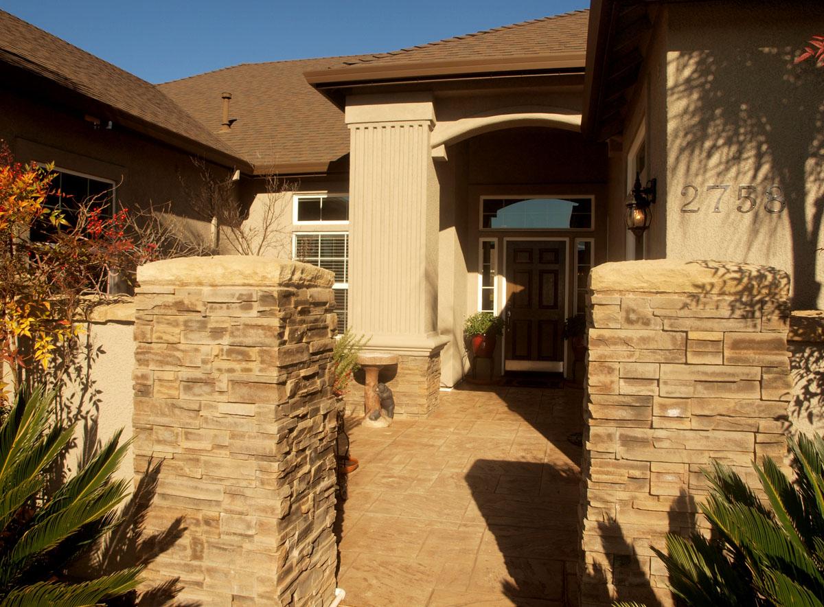 2758 Loggerhead Way Redding, CA 96002 - Photo 4 of 27 Courtyard Entry