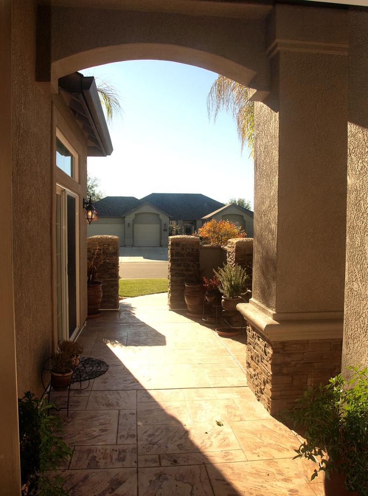 2758 Loggerhead Way Redding, CA 96002 - Photo 7 of 27 Entry