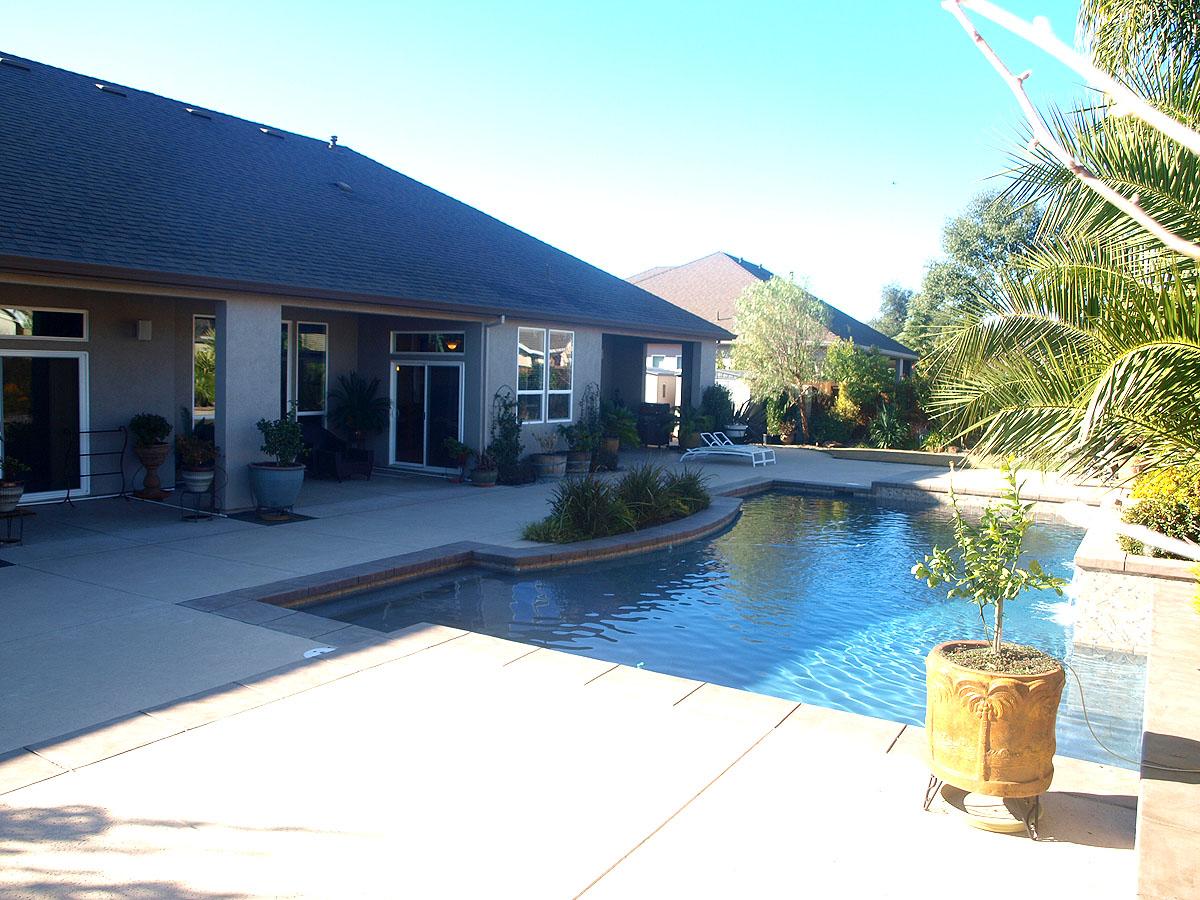 2758 Loggerhead Way Redding, CA 96002 - Photo 9 of 27 Pool