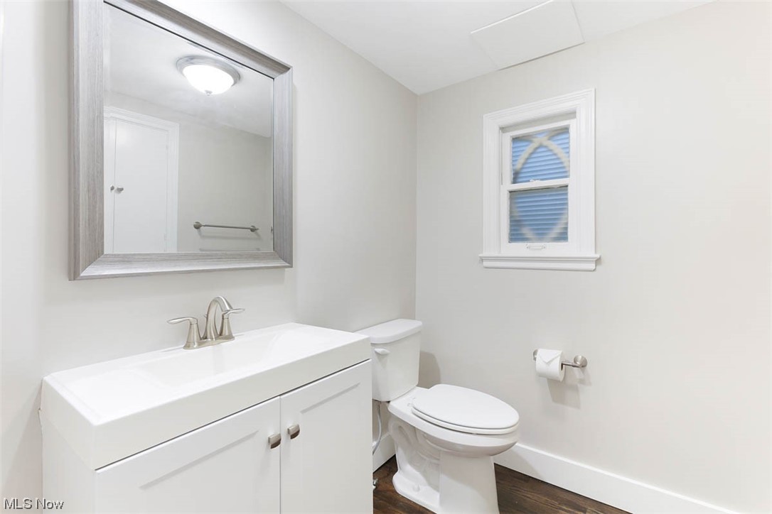 2905 Paxton Road Cleveland, OH 44120 - Photo 15 of 35 First floor half bath