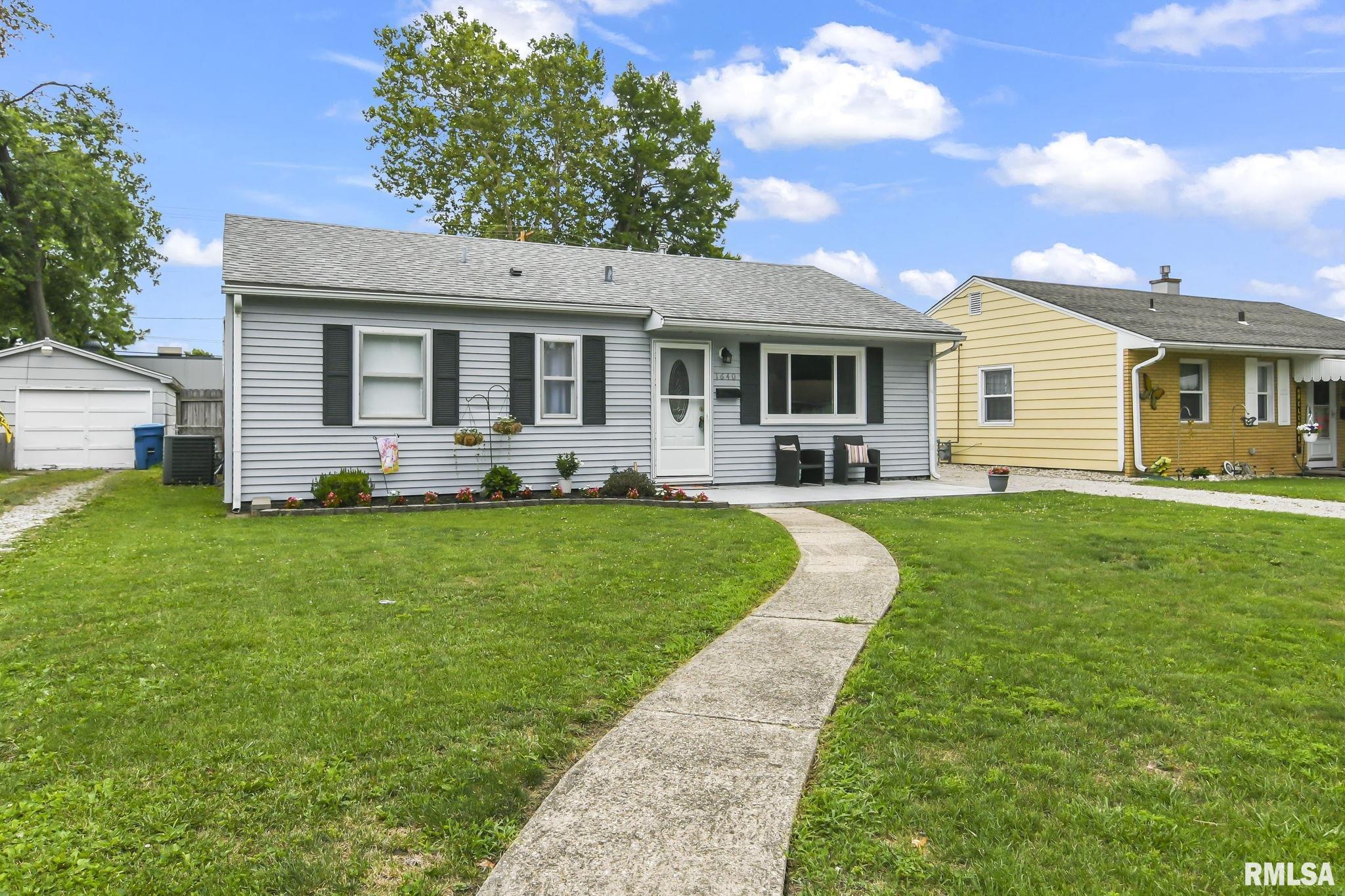1640 North 21st Street Springfield, IL 62702 - Photo 1 of 30