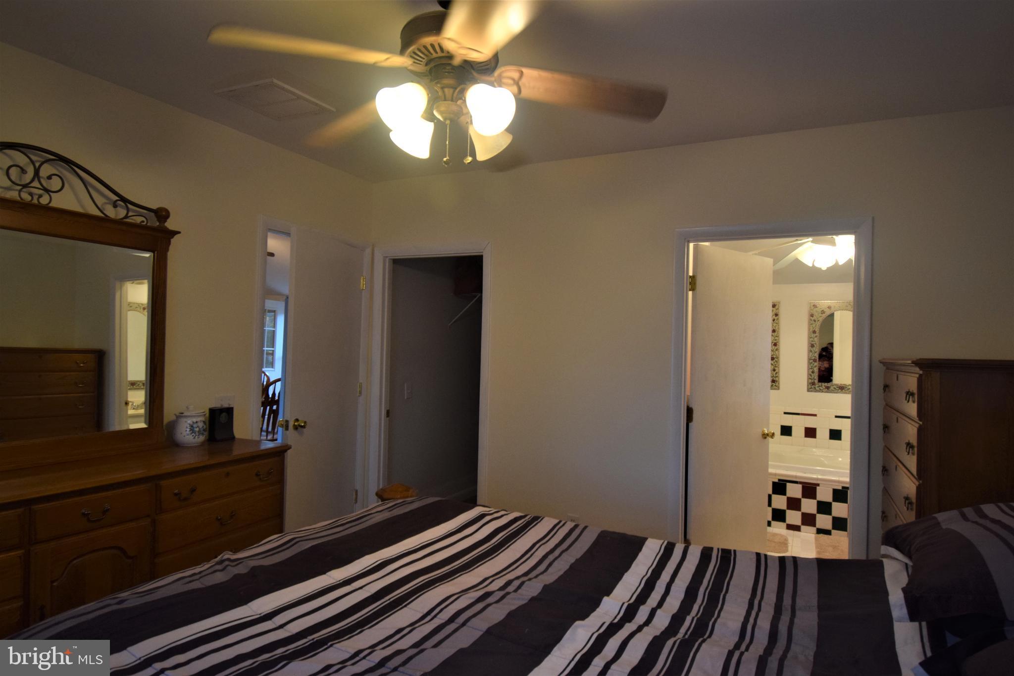 15500 Cutoff Road Henderson, MD 21640 - Photo 11 of 29 View into the bath