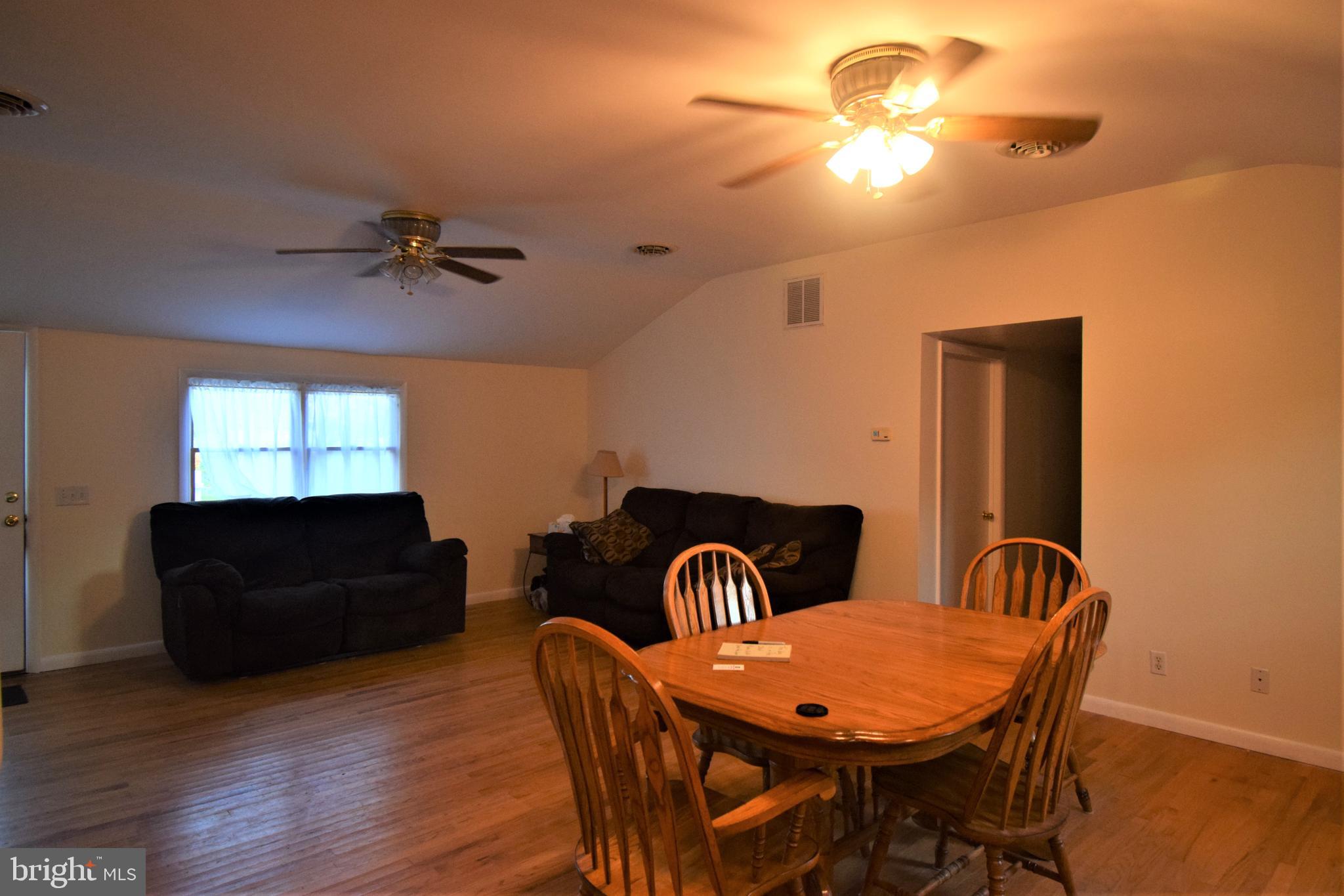 15500 Cutoff Road Henderson, MD 21640 - Photo 6 of 29 Room for a nice sized table