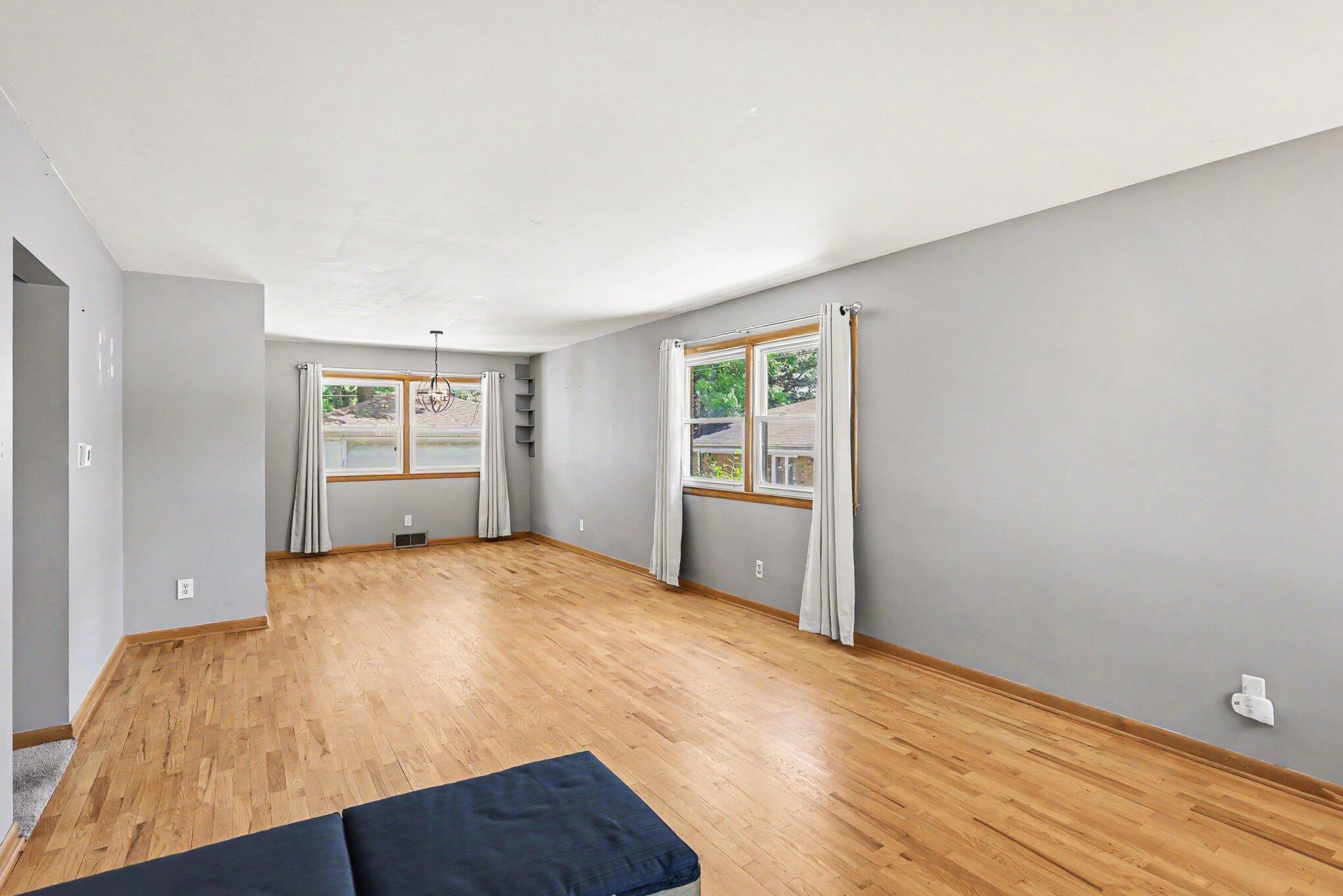 2117 Edwin Place Lansing, MI 48911 - Photo 18 of 37 007_file_2940