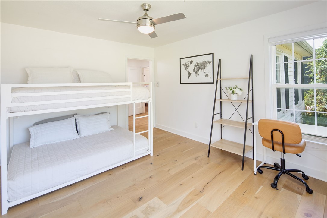 833 Enfield Street Bryan, TX 77802 - Photo 27 of 33 a view of a livingroom with furniture and a workspace