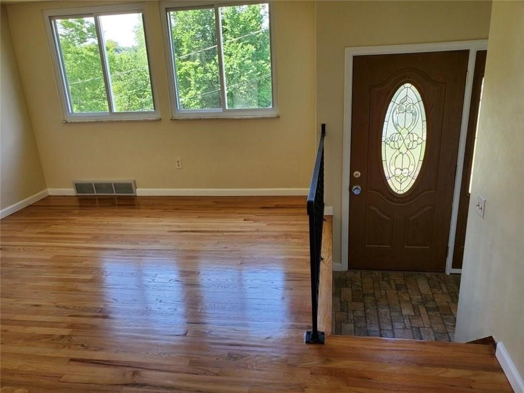 1476 Hunter Road Verona, PA 15147 - Photo 7 of 25 Gallery Image 7