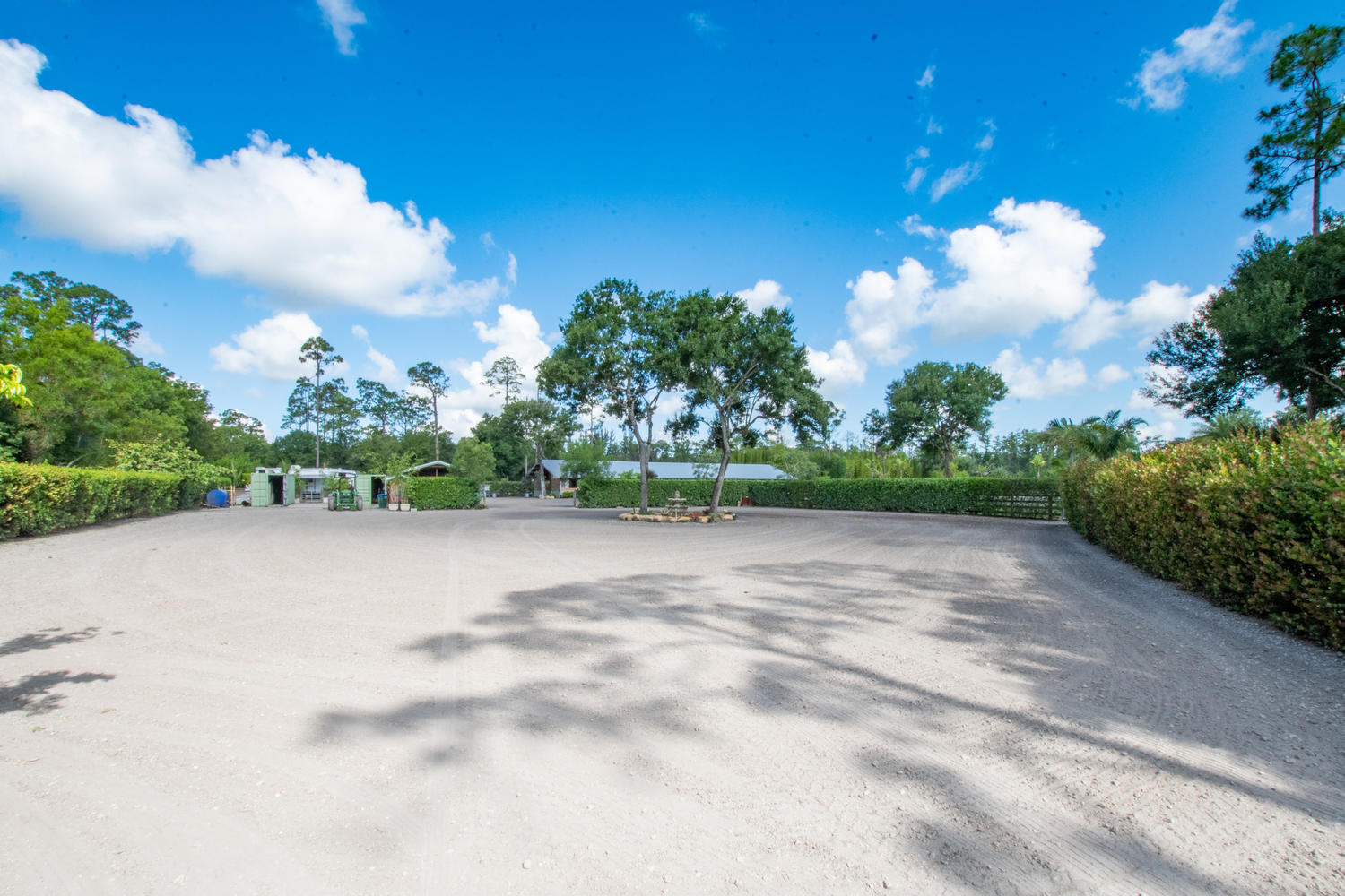 495 E Road Loxahatchee Groves, FL 33470 - Photo 42 of 73 495 E Rd Loxahatchee FL 33470-large-054-