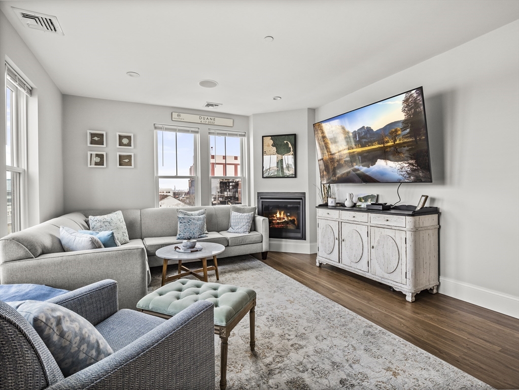 45 L Street, Unit 6 Boston, MA 02127 - Photo 2 of 32