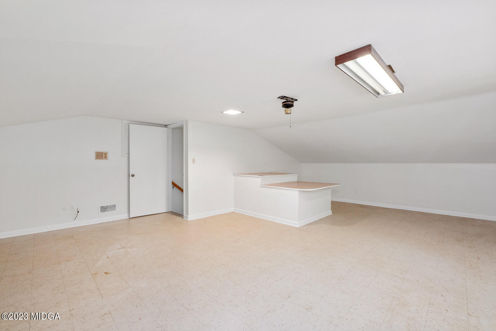 1460 Lone Oak Road Macon, GA 31211 - Photo 25 of 34 a view of an empty room