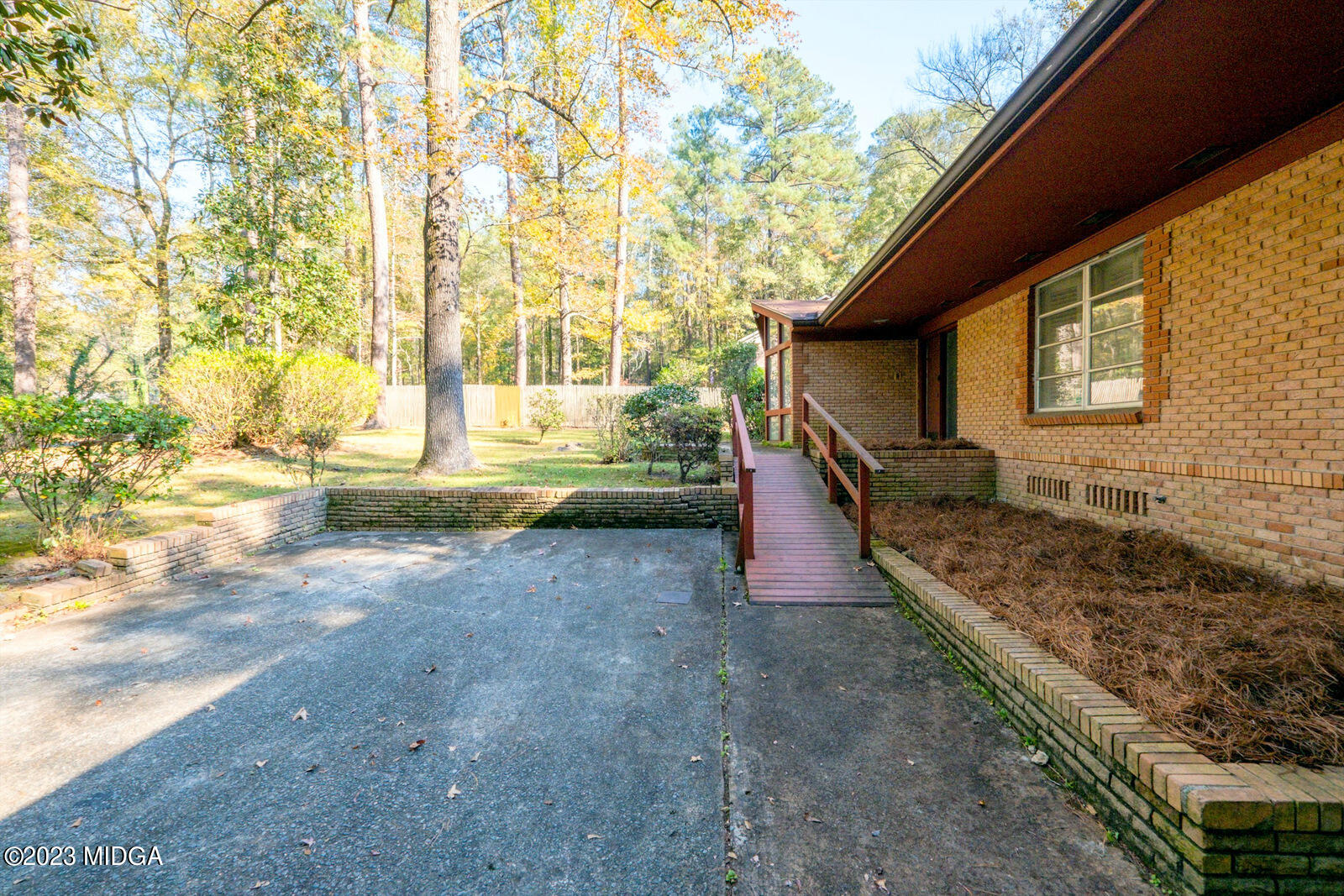 1460 Lone Oak Road Macon, GA 31211 - Photo 30 of 34 a view of backyard of house