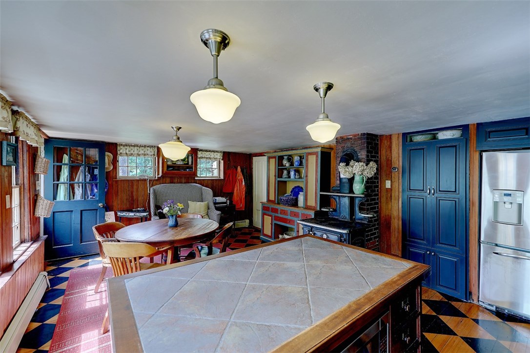 107 Tower Hill Road Cumberland, RI 02864 - Photo 6 of 40