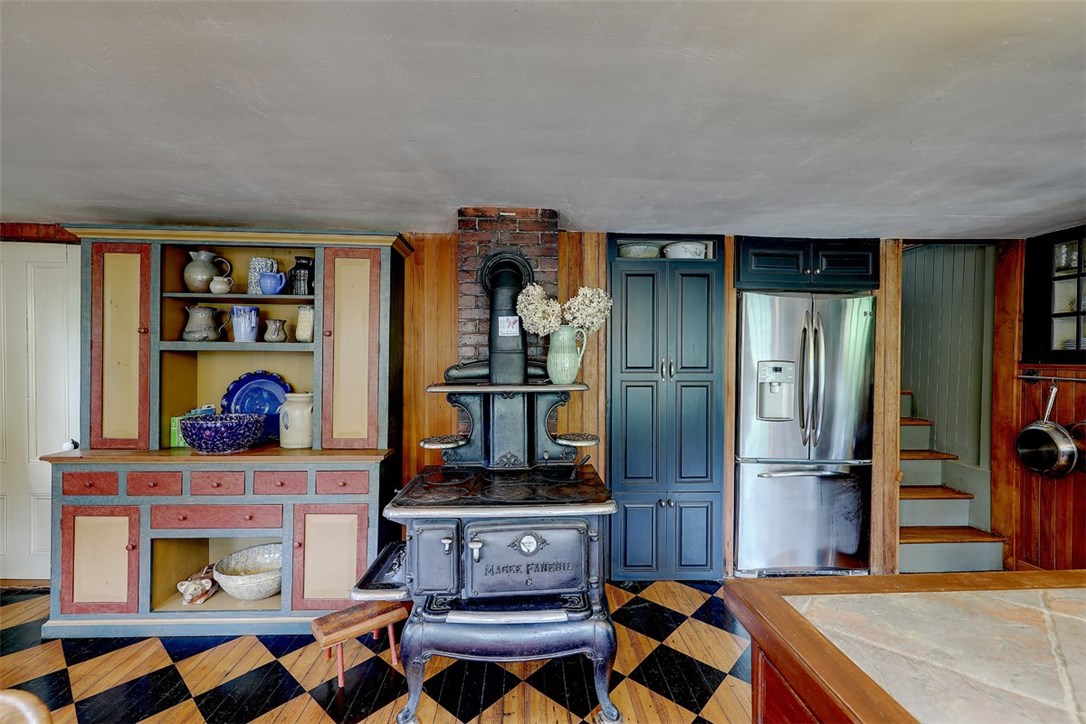 107 Tower Hill Road Cumberland, RI 02864 - Photo 8 of 40