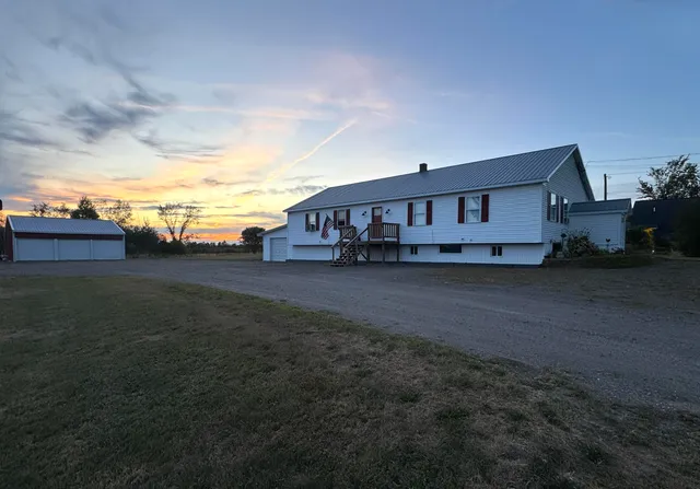 $374,900 | 9 Main Street, Corinth, ME 04427