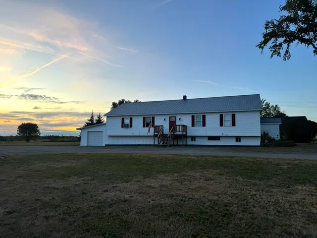 $374,900 | 9 Main Street, Corinth, ME 04427