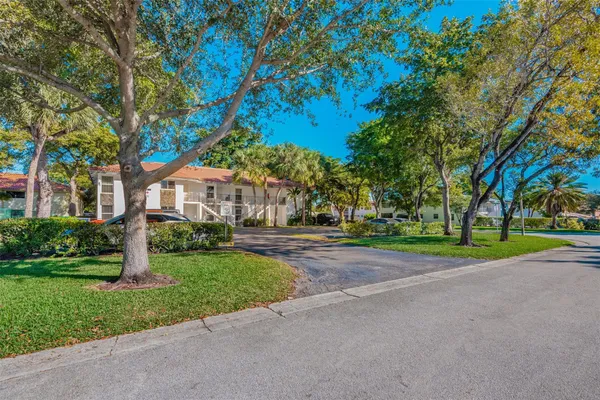 $1,790,000 | 10201 Northwest 35th Street, Coral Springs, FL 33065