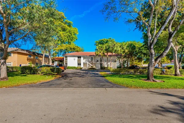 $1,790,000 | 10201 Northwest 35th Street, Coral Springs, FL 33065