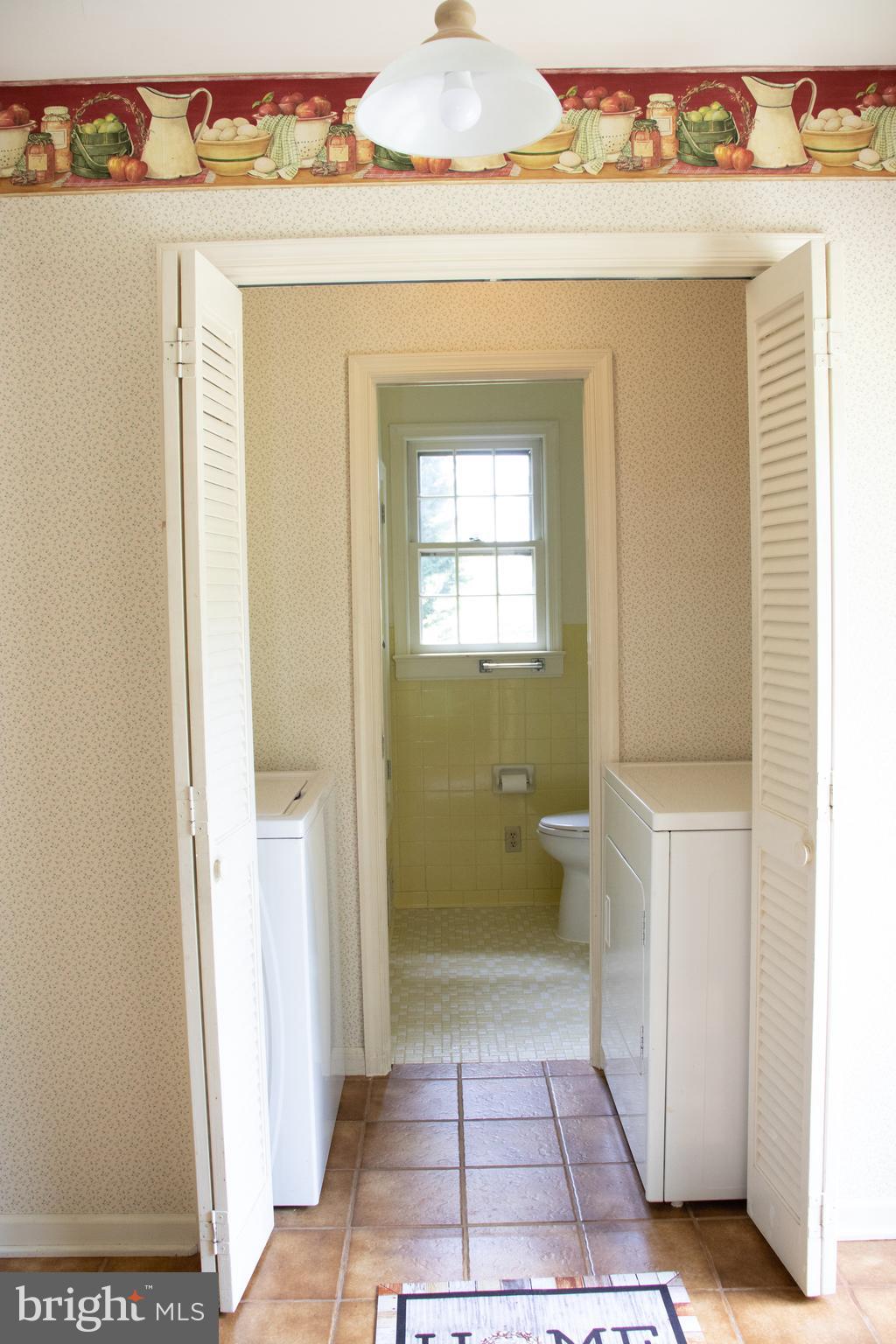 12212 Orange Plank Road Locust Grove, VA 22508 - Photo 26 of 76 Second bath