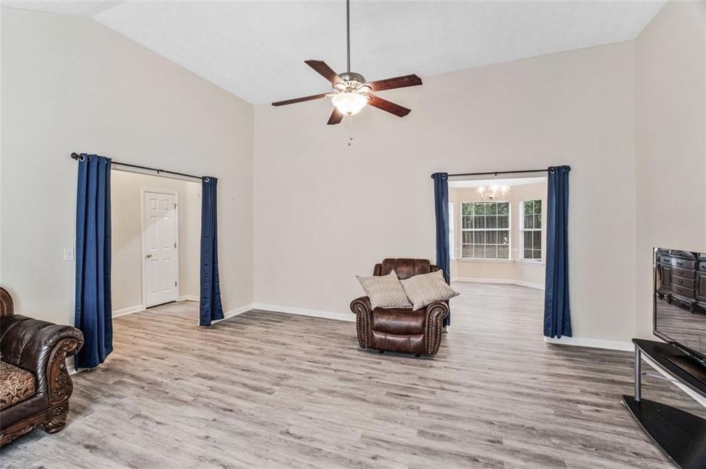 675 Michael Circle Monroe, GA 30655 - Photo 9 of 34 a living room with furniture