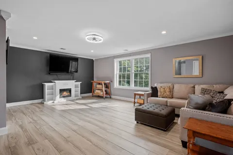 $899,000 | 33 Hickorywood Circle, Meredith, NH 03253