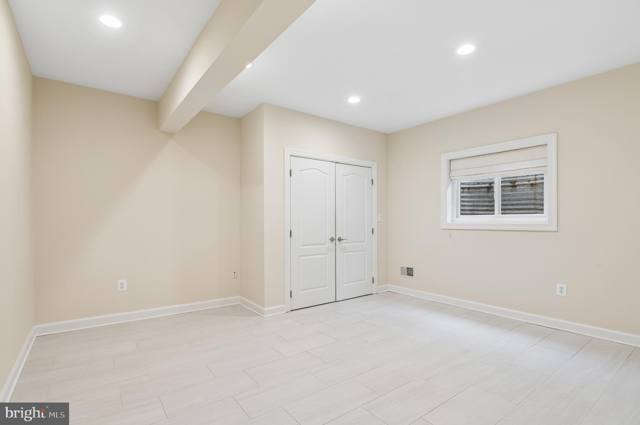 5400 Mohican Road Bethesda, MD 20816 - Photo 37 of 47 a view of an empty room