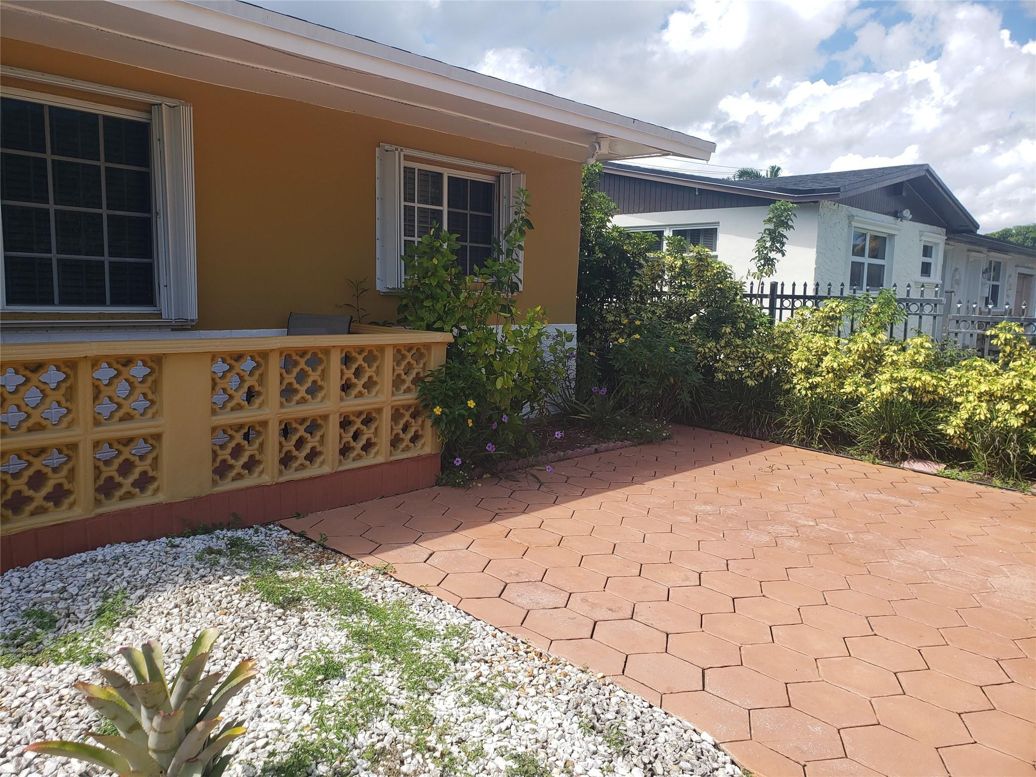 19720 Northeast 10th Court Miami, FL 33179 - Photo 3 of 31 Photo 3