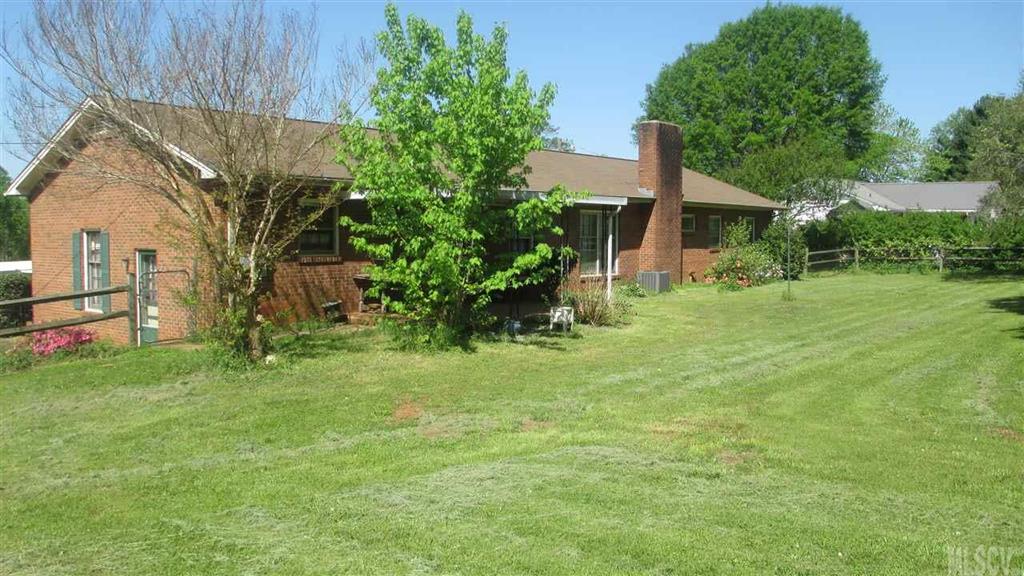 2110 Moss Farm Road Hickory, NC 28602 - Photo 2 of 19 Gallery Image 2