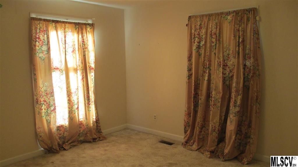 2110 Moss Farm Road Hickory, NC 28602 - Photo 4 of 19 Gallery Image 4