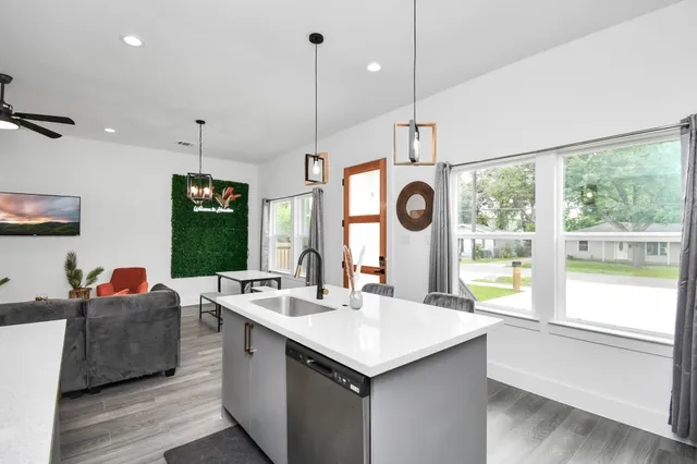 $496,000 | 4909 Higgins Street, Unit A/B, Houston, TX 77033