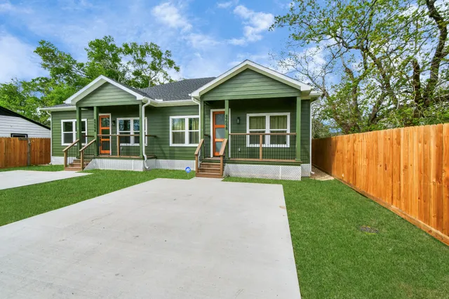 $496,000 | 4909 Higgins Street, Unit A/B, Houston, TX 77033