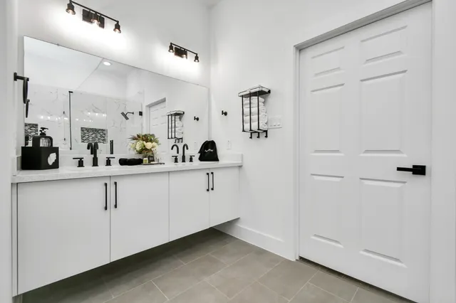 $496,000 | 4909 Higgins Street, Unit A/B, Houston, TX 77033