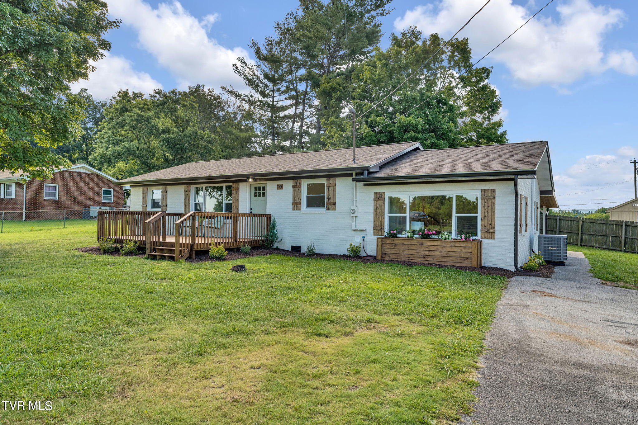110 Berry Ridge Road Jonesborough, TN 37659 - Photo 3 of 30 7-web-or-mls-DSC05542
