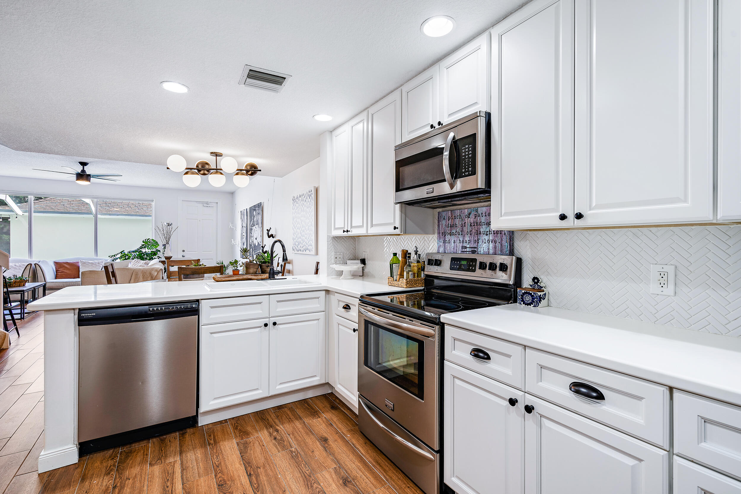 116 Caravelle Drive Jupiter, FL 33458 - Photo 9 of 31 116 Caravelle Dr MLS-2