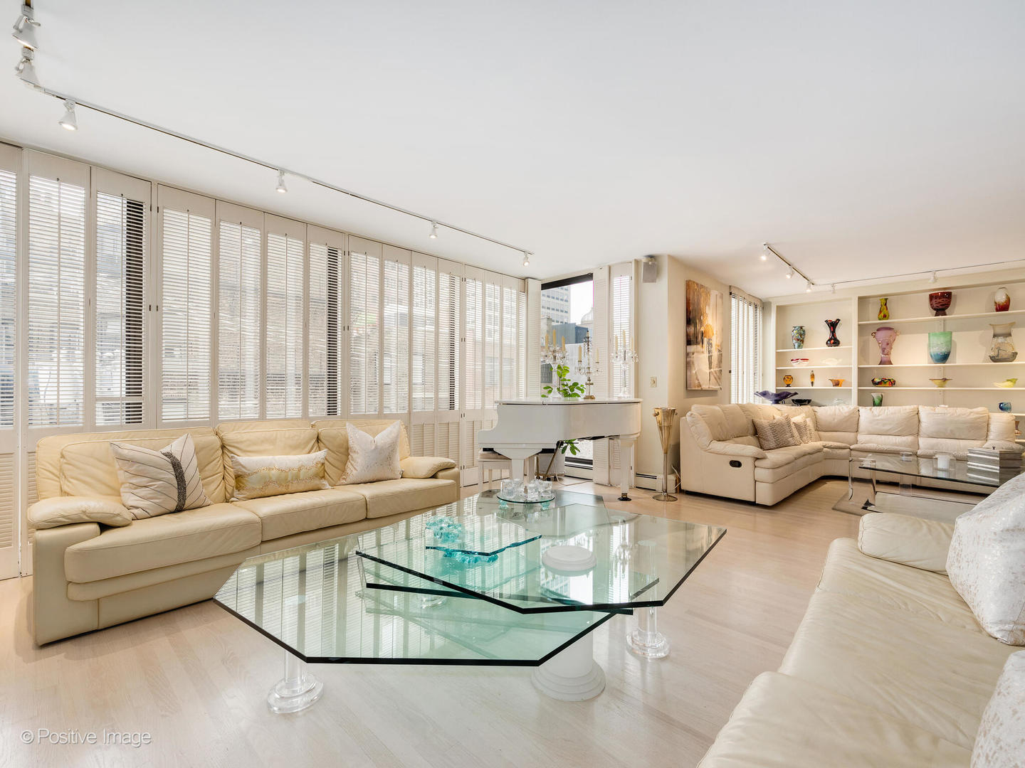 100 East Bellevue Place, Unit 3E Chicago, IL 60611 - Photo 13 of 41