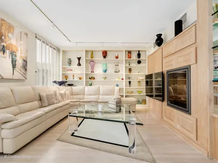 $850,000 | 100 East Bellevue Place, Unit 3E, Chicago, IL 60611