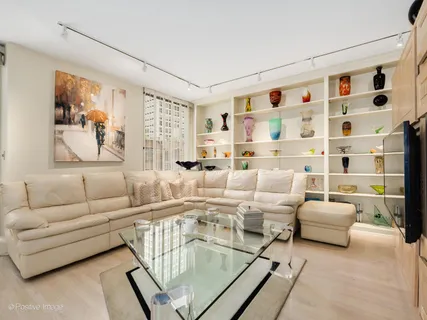 $850,000 | 100 East Bellevue Place, Unit 3E, Chicago, IL 60611