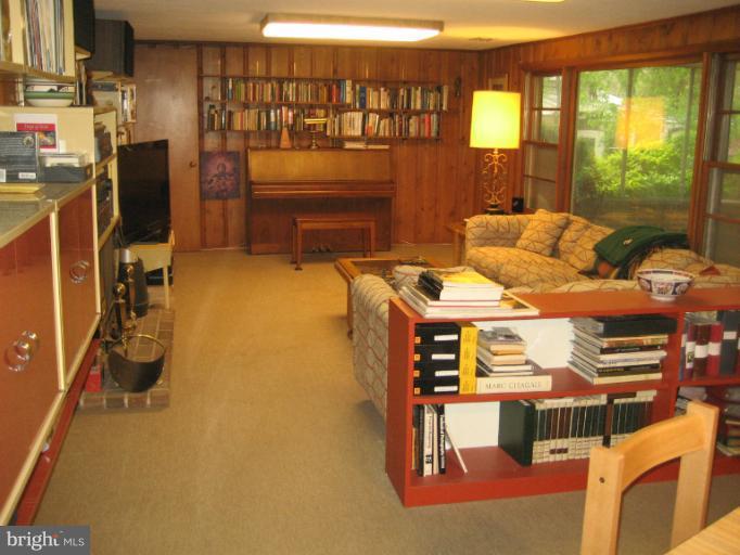 7512 Lisburne Road Pikesville, MD 21208 - Photo 6 of 12 Family Room