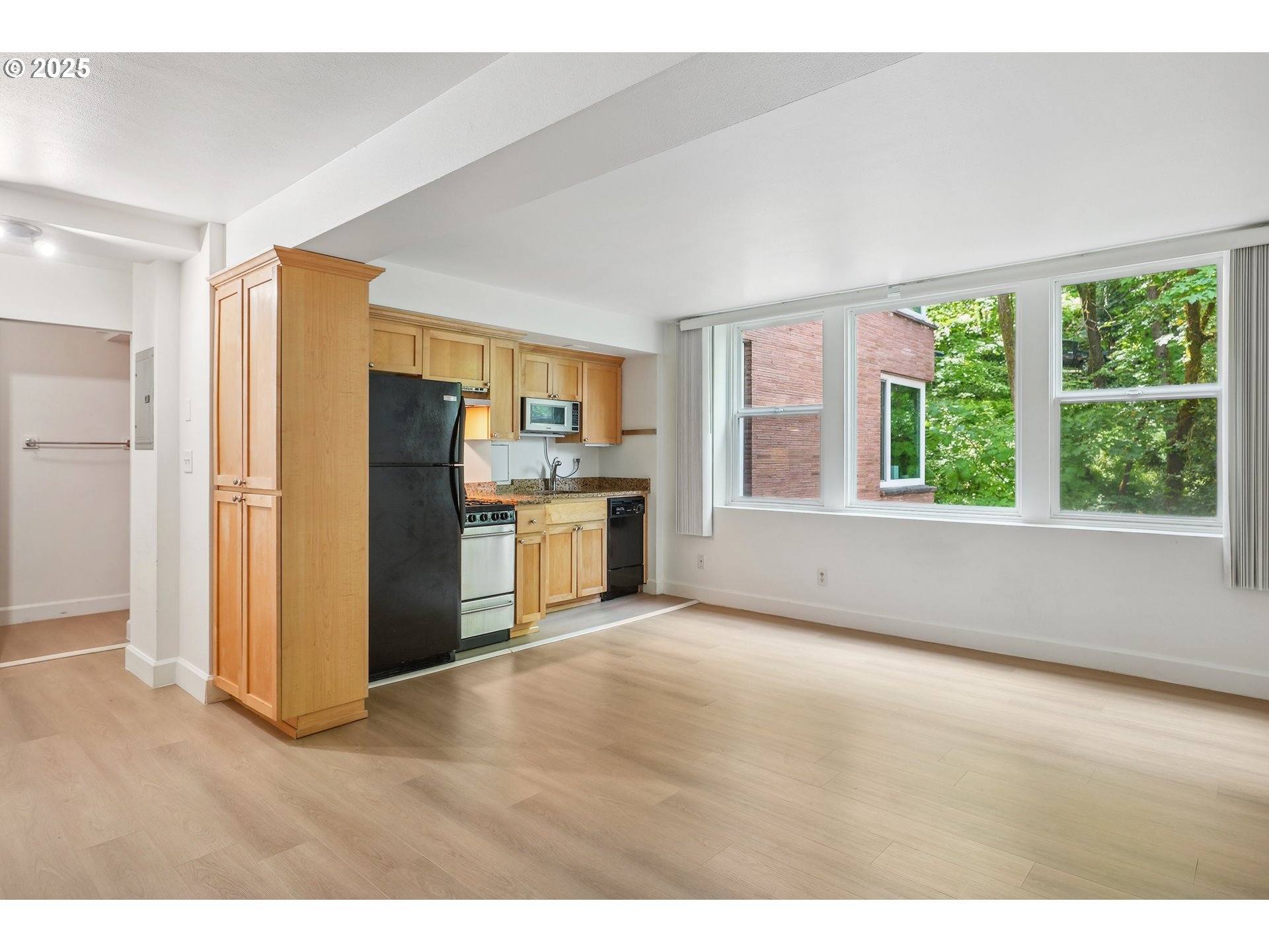 1205 Southwest Cardinell Drive, Unit 604 Portland, OR 97201 - Photo 12 of 25