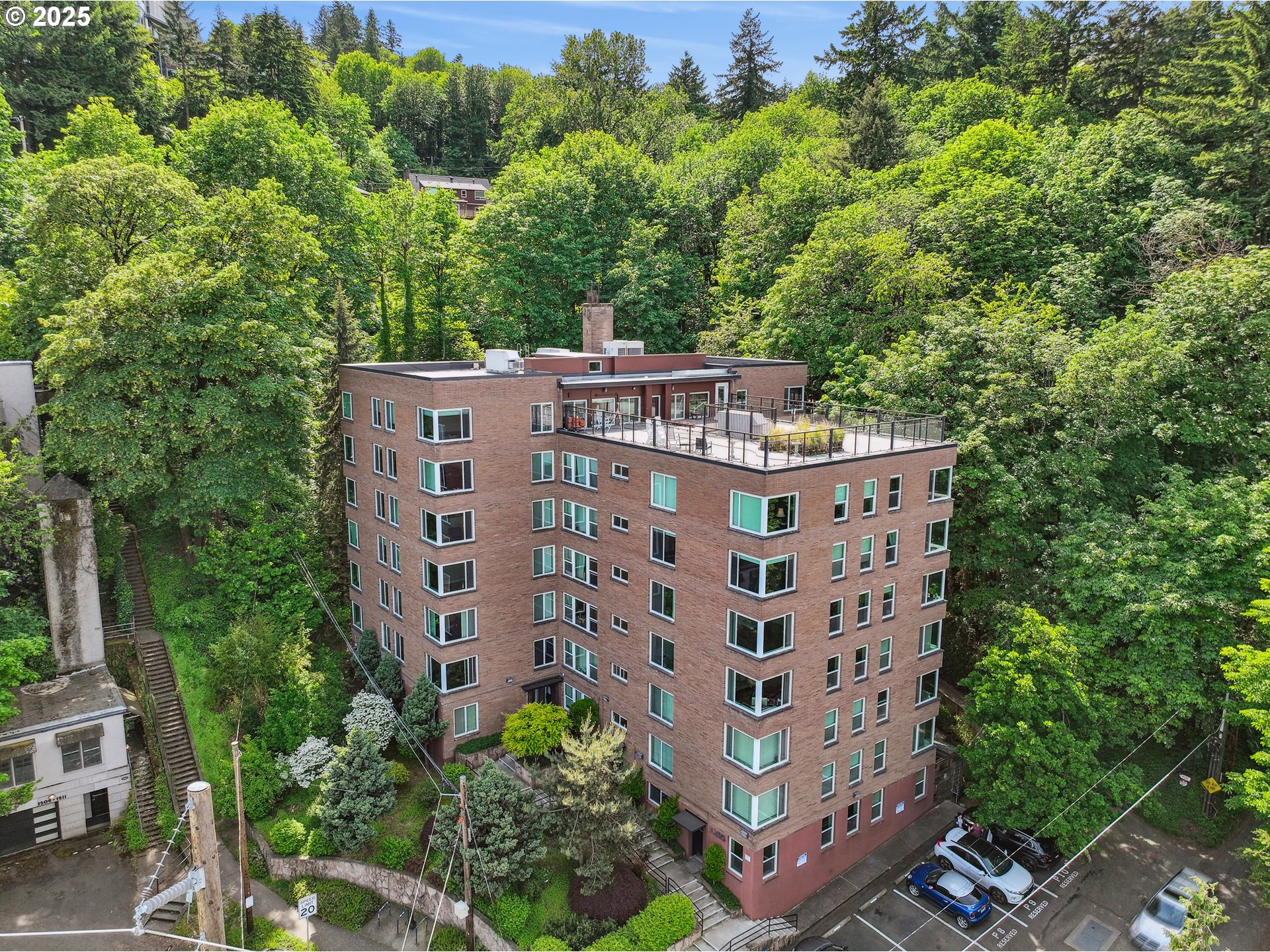 1205 Southwest Cardinell Drive, Unit 604 Portland, OR 97201 - Photo 2 of 25