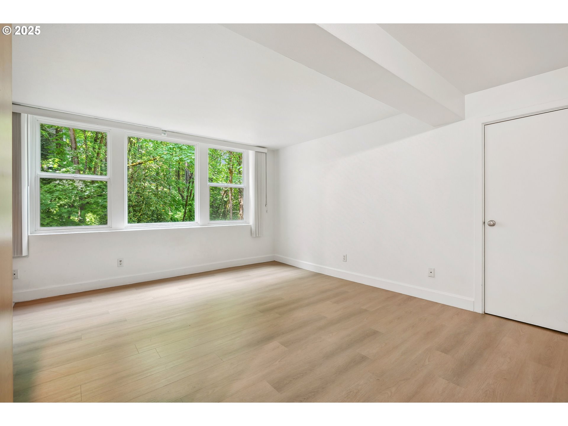 1205 Southwest Cardinell Drive, Unit 604 Portland, OR 97201 - Photo 5 of 25