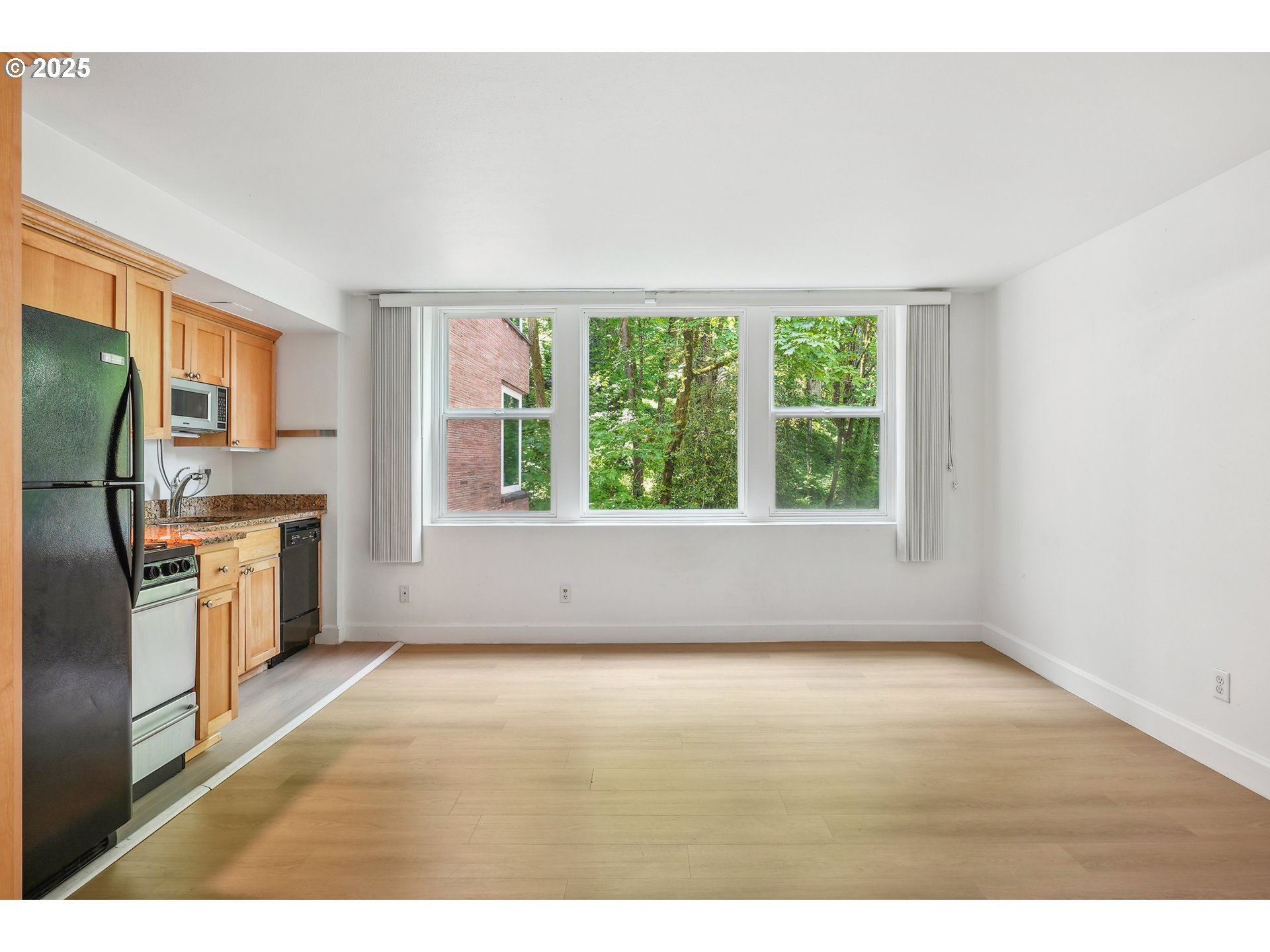 1205 Southwest Cardinell Drive, Unit 604 Portland, OR 97201 - Photo 6 of 25