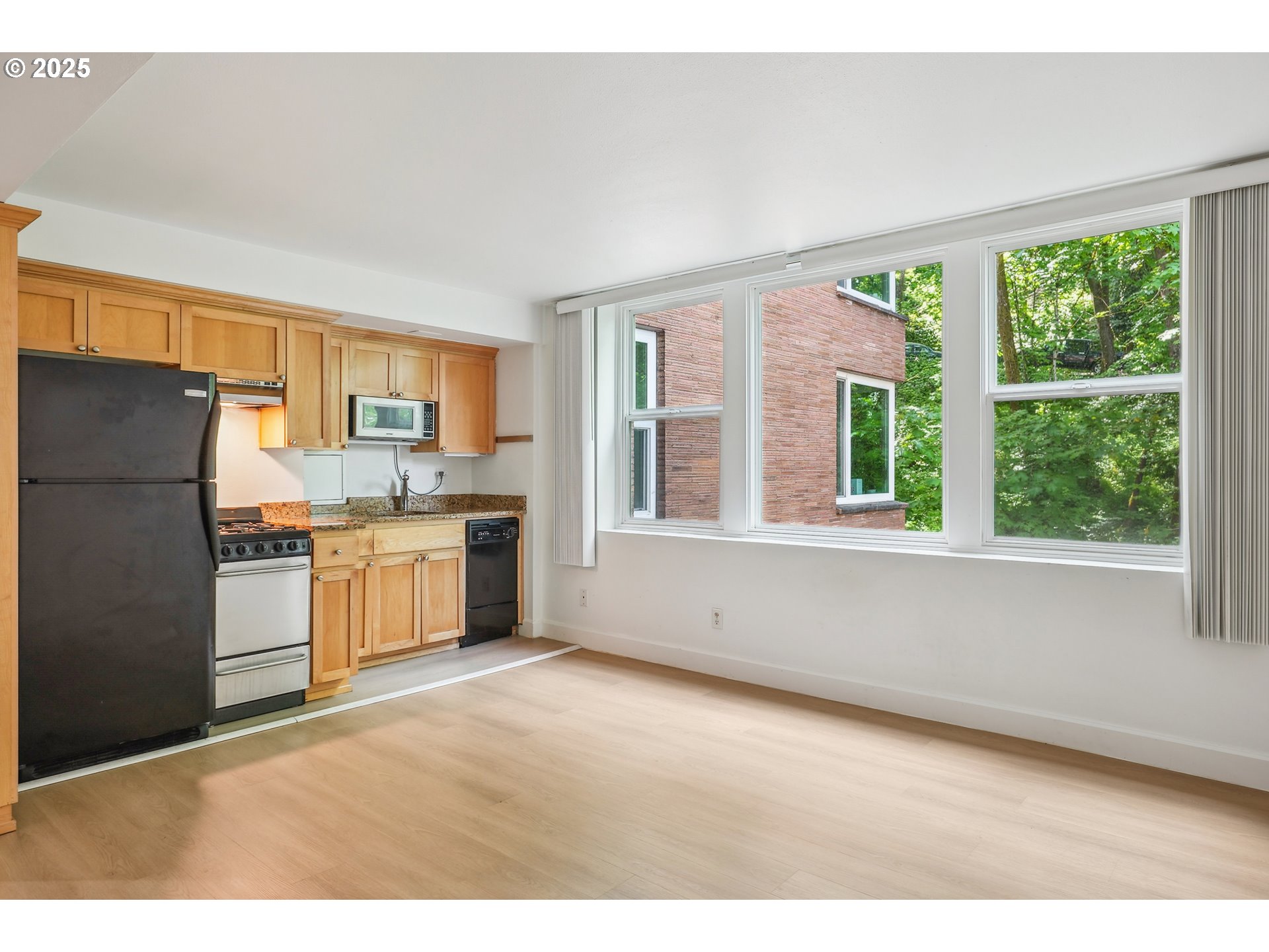 1205 Southwest Cardinell Drive, Unit 604 Portland, OR 97201 - Photo 8 of 25